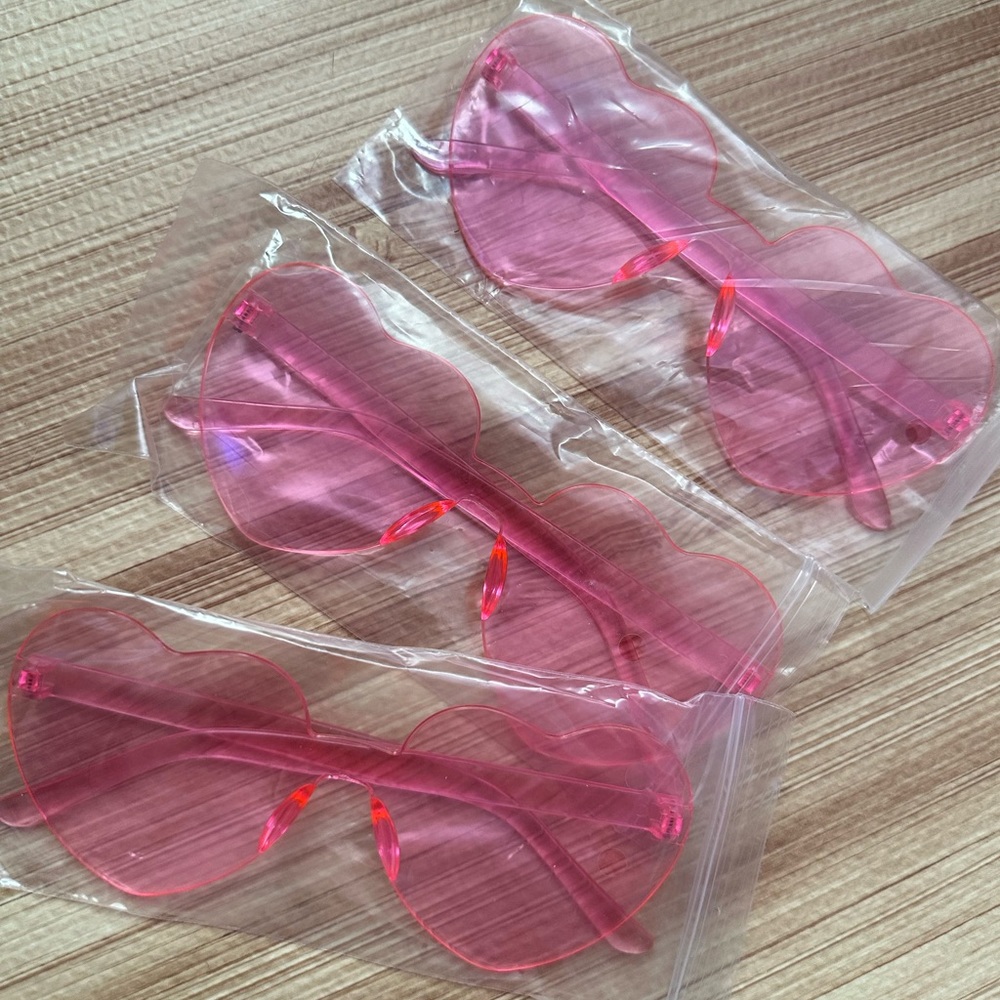 ❌SOLD❌ Pink Heart acrylic sunglasses - light, summer & festival fun